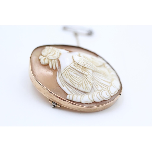 181 - 9ct gold frame shell cameo brooch