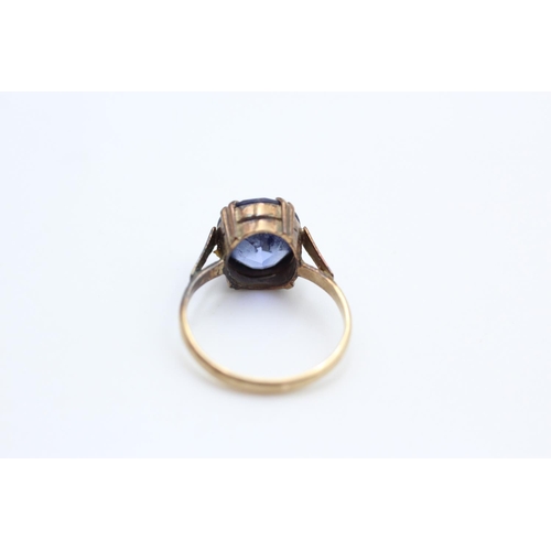 182 - 9ct gold antique stone set ring size K