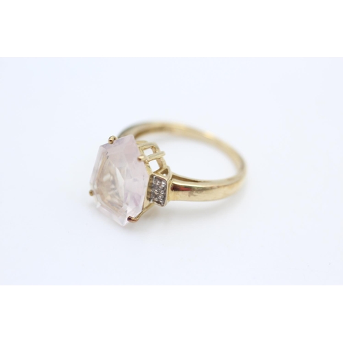 189 - 9ct rose quart & white topaz ring size N