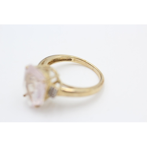 189 - 9ct rose quart & white topaz ring size N