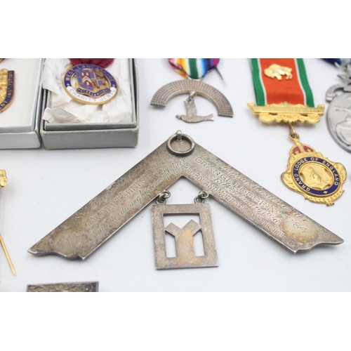 19 - 10 x Assorted Vintage MASONIC & RAOB Jewels Inc Appleton Lodge, Hospital Jewel