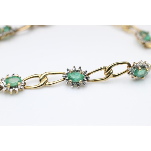 195 - 9ct Gold emerald & diamond detail bracelet