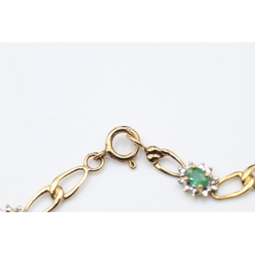 195 - 9ct Gold emerald & diamond detail bracelet