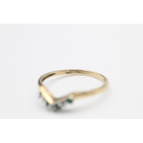 208 - 9ct gold vintage emerald & diamond wishbone ring size S