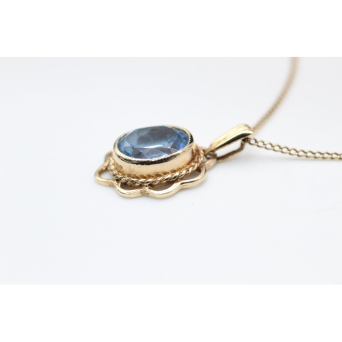 225 - 9ct blue gemstone pendant necklace