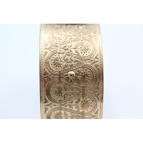 240 - 9ct back and front true vintage ornate buckle bangle