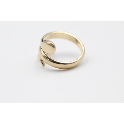 242 - 9ct Gold snake ring size G