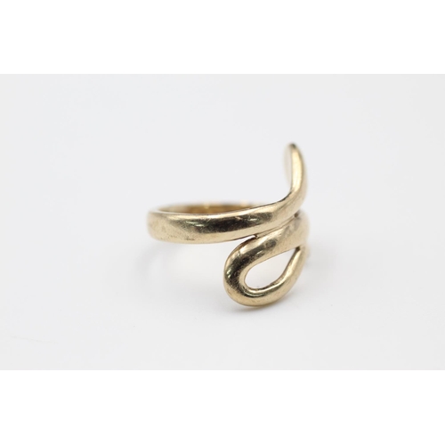 242 - 9ct Gold snake ring size G