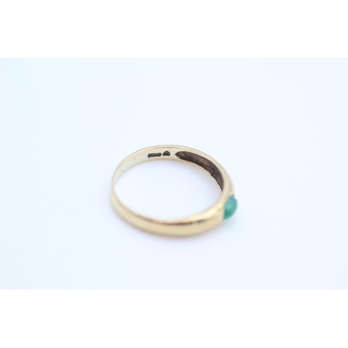 292 - 9ct gold emerald ring size M