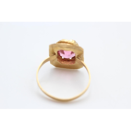 296 - 18ct gold stone set cocktail ring size Q