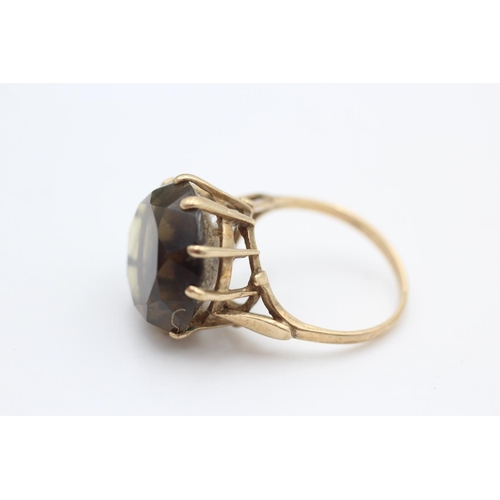 305 - 9ct Gold smoky quartz cocktail ring size O