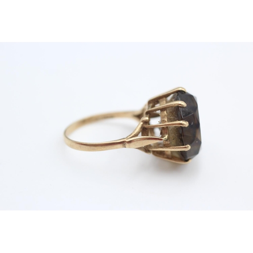 305 - 9ct Gold smoky quartz cocktail ring size O