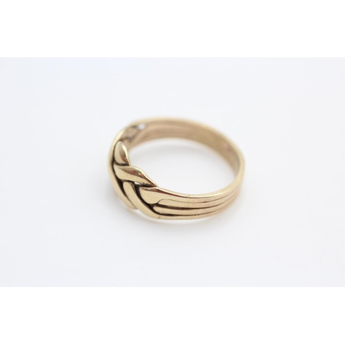 309 - 9ct gold vintage lovers knot ring size Q