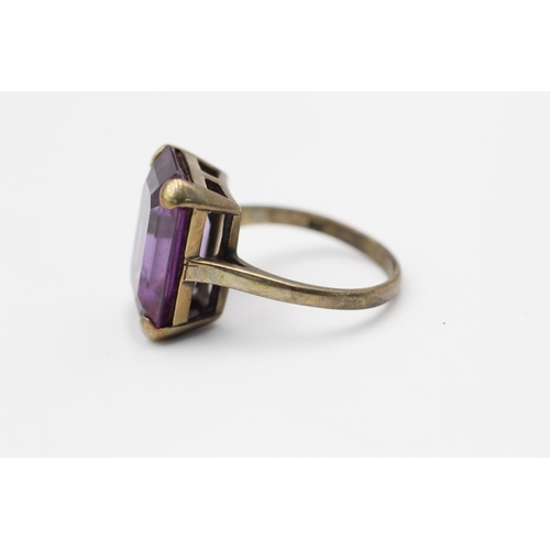 344 - 9ct gold gemstone cocktail ring size O