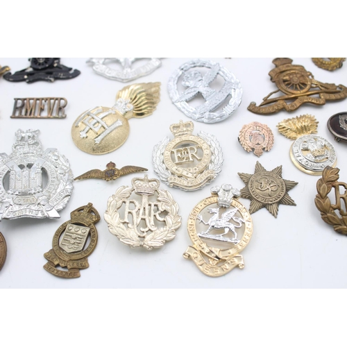 36 - 40 x Assorted Vintage MILITARY BADGES Inc Scottish, RAF, Royal Navy Etc