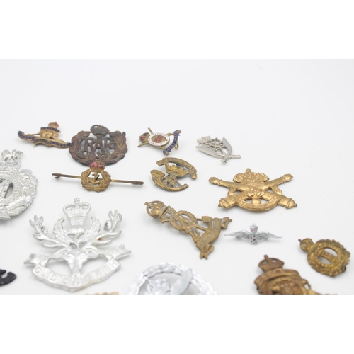 36 - 40 x Assorted Vintage MILITARY BADGES Inc Scottish, RAF, Royal Navy Etc