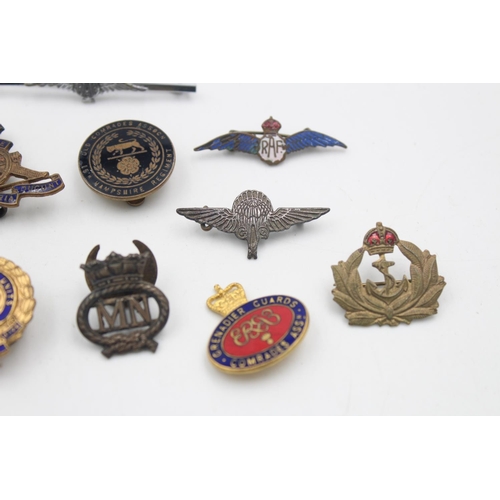 37 - 15 x Assorted Vintage MILITARY Lapel / Sweetheart Badges Inc Navy, RAF, Army Etc