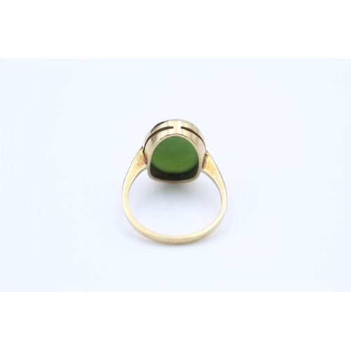 53 - 9ct gold nephrite ring size O
3.6g