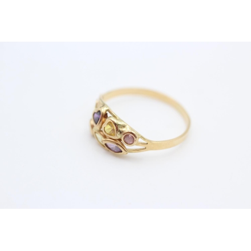 87 - 18ct gold gemstone ornate ring size R