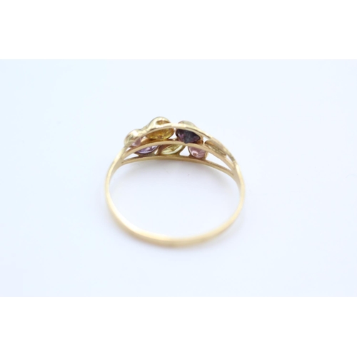 87 - 18ct gold gemstone ornate ring size R