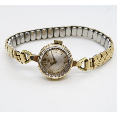 300 - Ladies 9ct Omega watch runs