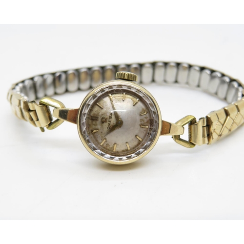 300 - Ladies 9ct Omega watch runs