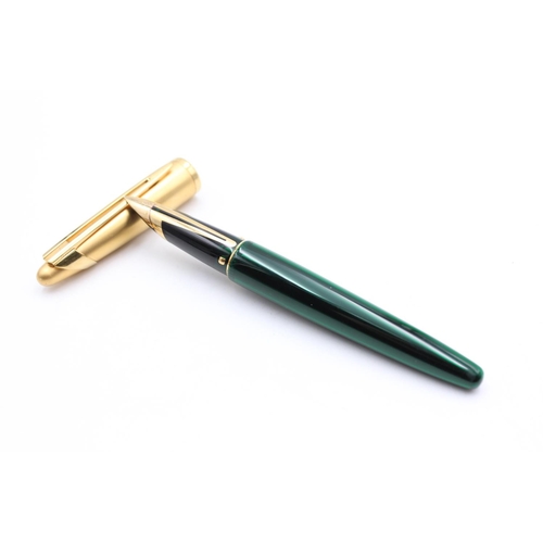 131 - WATERMAN Green FOUNTAIN PEN w/ 18ct Gold Nib, Rolled Gold Cap WRITING