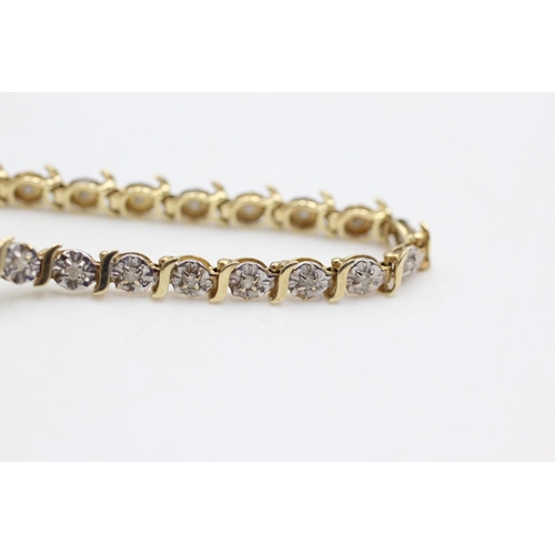 20 - 9ct gold vintage diamond stylised tennis bracelet (5.7g)