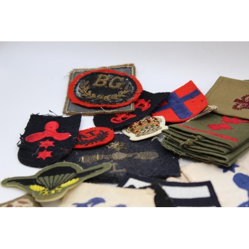 250 - Job Lot of Assorted Vintage Cloth MILITARY Badges Inc WW2 Etc