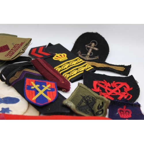 250 - Job Lot of Assorted Vintage Cloth MILITARY Badges Inc WW2 Etc