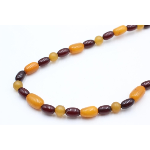 26 - 9ct gold clasp vintage amber & bakelite necklace (41g)