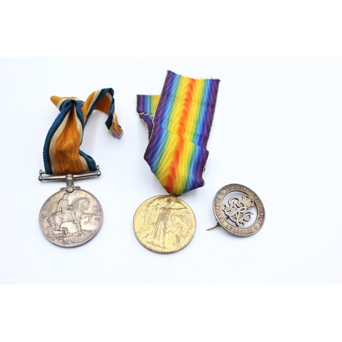 261 - WW1 Medal Pair w/ Original Ribbons & .925 Sterling Silver War Badge