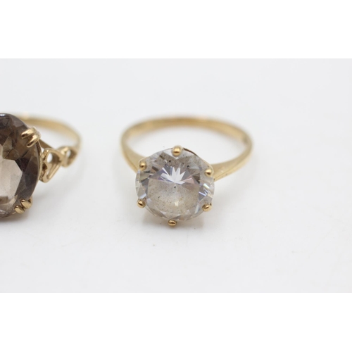 36 - 2 x 9ct gold vintage gemstone solitaire cocktail rings inc. smoky quartz & clear gemstone (5.4g)  Si... 