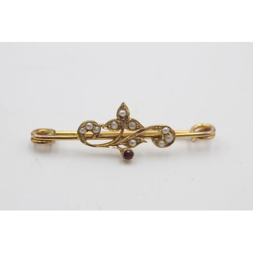 62 - 9ct gold antique seed pearl & paste detail brooch (1.9g)