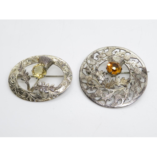 354 - 2x Hallmarked silver and agate Scottish brooch