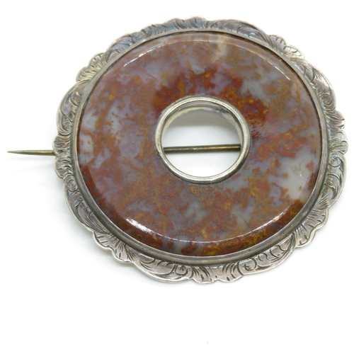 359 - Hallmarked silver and agate Scottish brooch