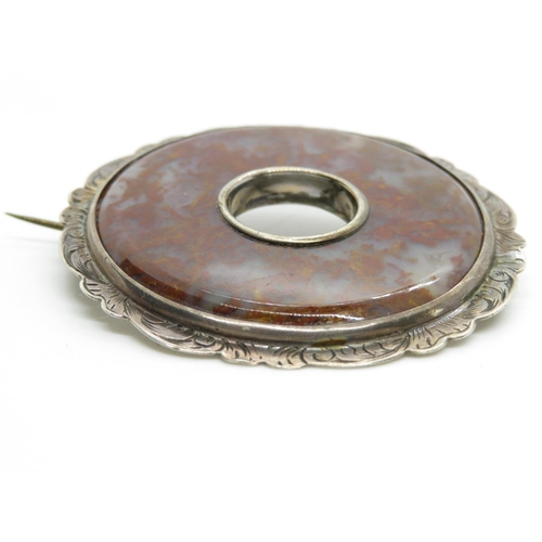 359 - Hallmarked silver and agate Scottish brooch