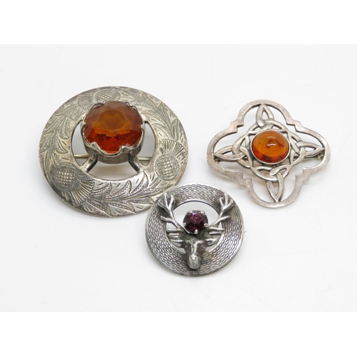 360 - 3x Hallmarked silver and agate Scottish brooch