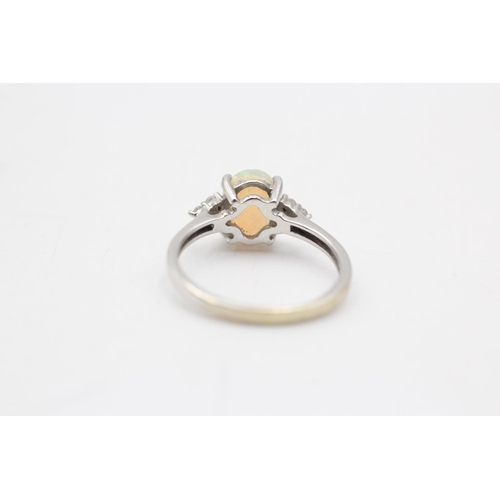 18 - 9ct white gold opal fancy ring (1.8g) Size J