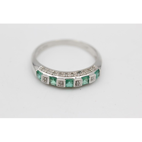20 - 9ct white gold diamond & emerald fancy ring (2.5g) Size P