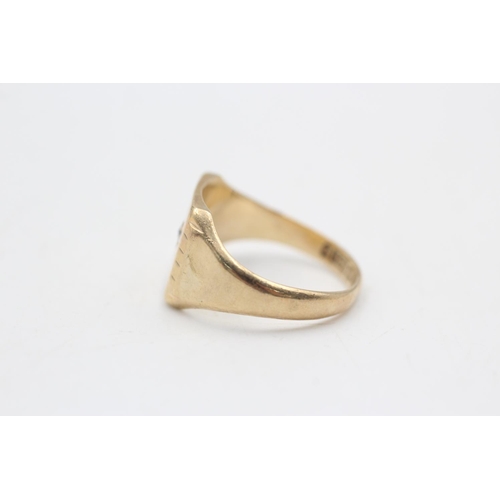 27 - 9ct gold vintage diamond set signet ring (4g) Size N