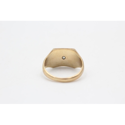 27 - 9ct gold vintage diamond set signet ring (4g) Size N