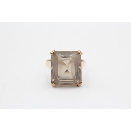 32 - 9ct gold smokey quartz ring (4.2g) Size K