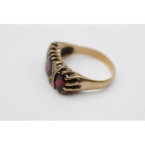 33 - 9ct gold vintage garnet & clear gemstone buttercup setting dress ring (4.6g) Size Q
