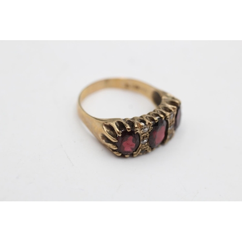 33 - 9ct gold vintage garnet & clear gemstone buttercup setting dress ring (4.6g) Size Q