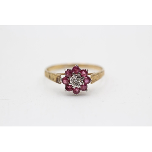 40 - 9ct gold vintage ruby & diamond flower ring (1.4g) Size P