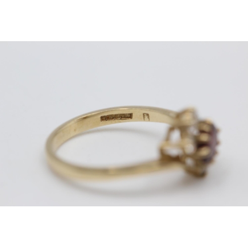 42 - 9ct gold garnet & clear gemstone fancy ring (2.7g) Size O