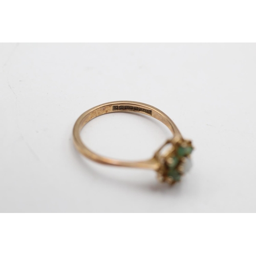 43 - 9ct gold vintage opal & emerald cluster floral openwork dress ring (2.2g) Size P
