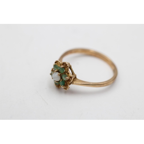 43 - 9ct gold vintage opal & emerald cluster floral openwork dress ring (2.2g) Size P