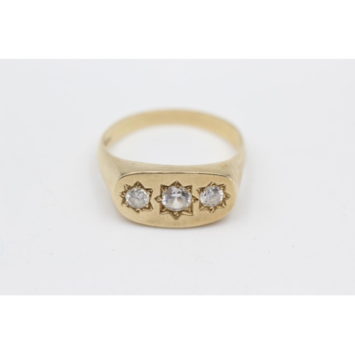 49 - 9ct gold clear gemstone set gypsy ring (4.6g) size V